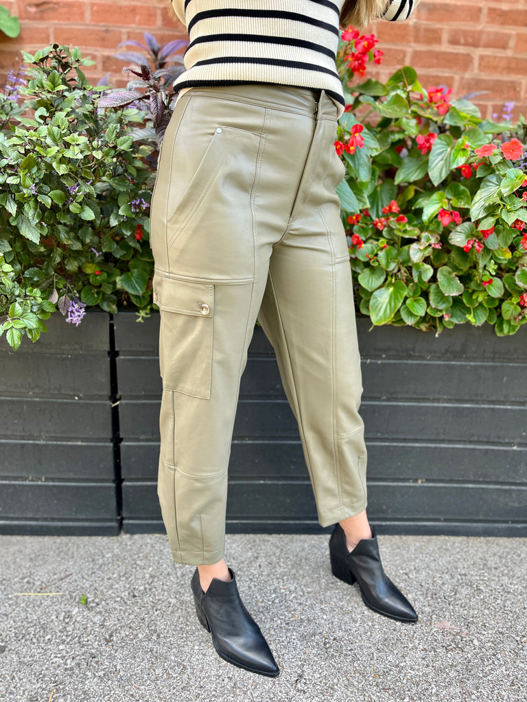 How To Style Cargo Trousers – MISSYEMPIRE