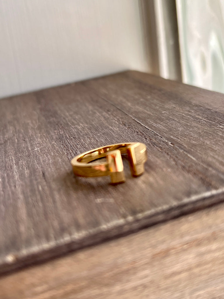 T-Bar Ring - Gold